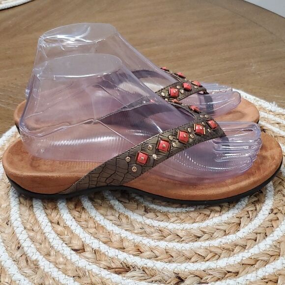 Vionic Floriana Women’s Bronze Embellished Sandals, size 7 - Picture 5 of 10